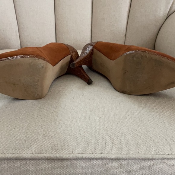 Rust suede pumps - Picture 6 of 7